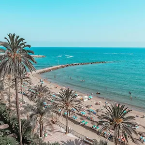 https://aparthotel-puerto-azul.es-andalucia.com