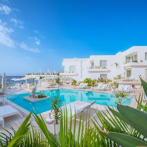 Lani's De Luxe - Adults Only Hotel